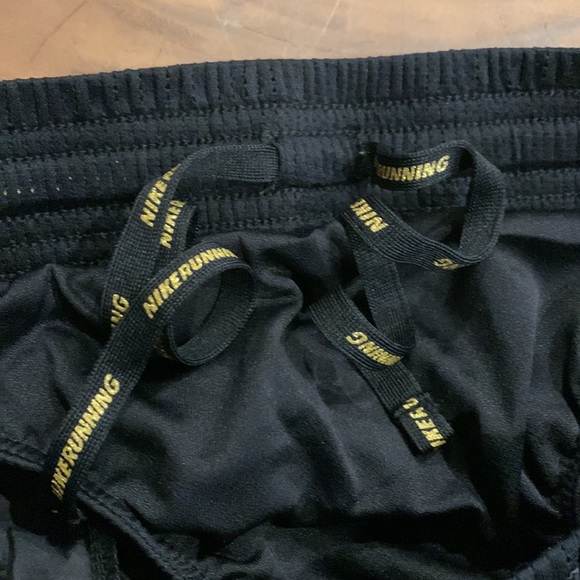 Nike athletic running shorts - Picture 6 of 9